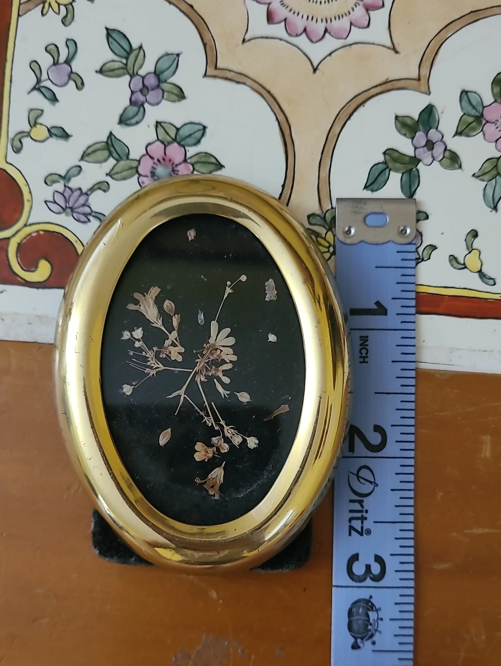 Oval Gold Frame with Pressed Flowers